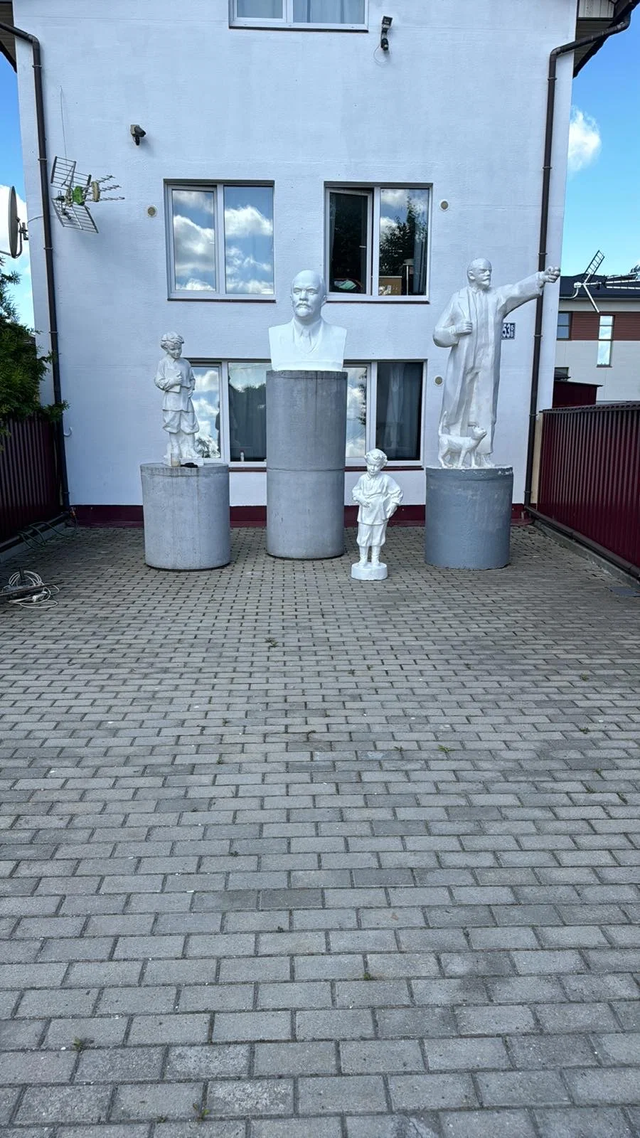 Сдам Жильё для рабочих строителей сотрудников .дома квартиры Минск ... 2