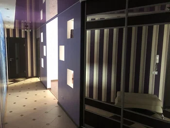 Трехкомнатная квартира на долгий срок