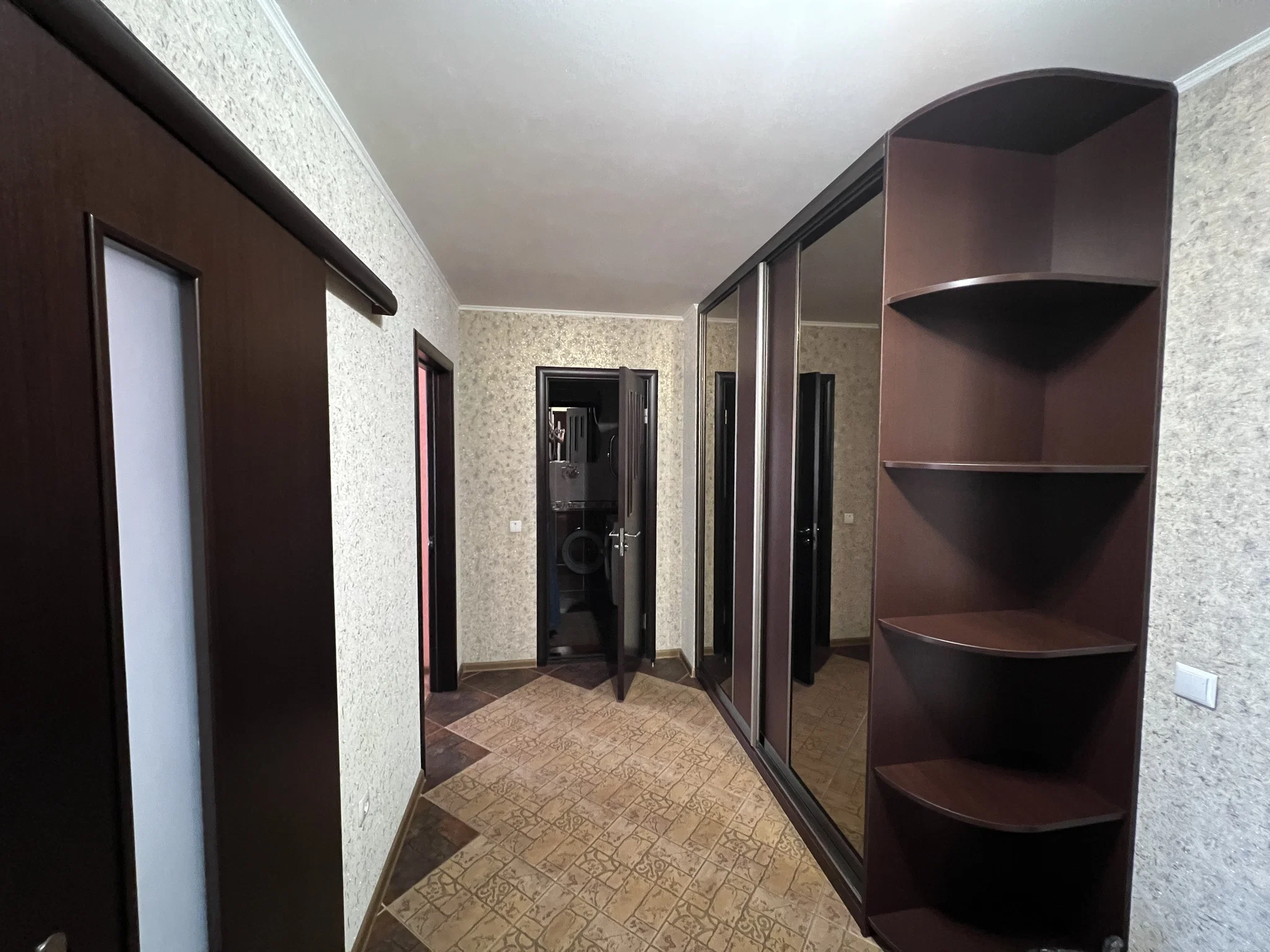 сдам 2 комн квартиру по ул. Притыцкого на длит срок. 25