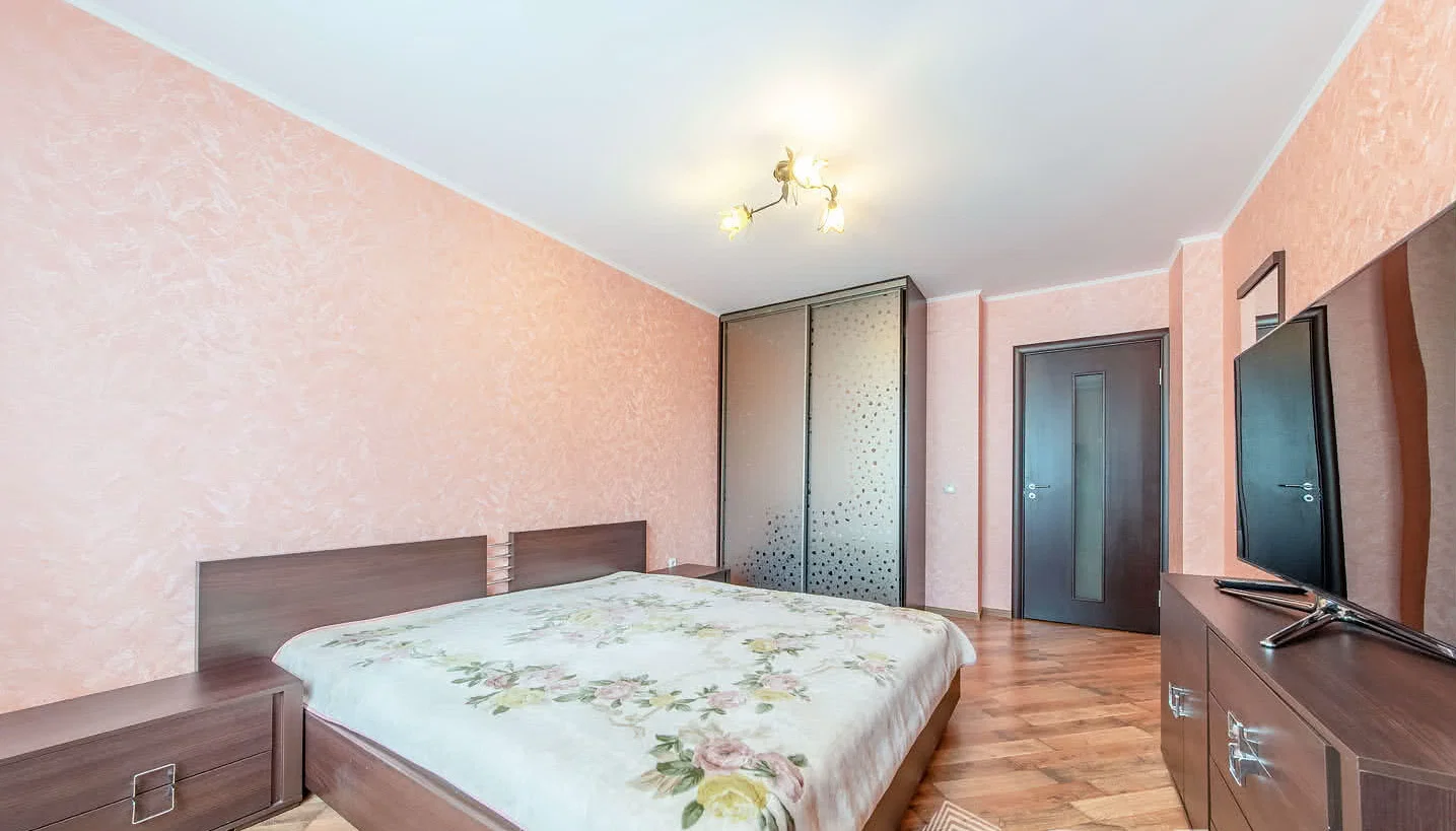 сдам 2 комн квартиру по ул. Притыцкого на длит срок. 13
