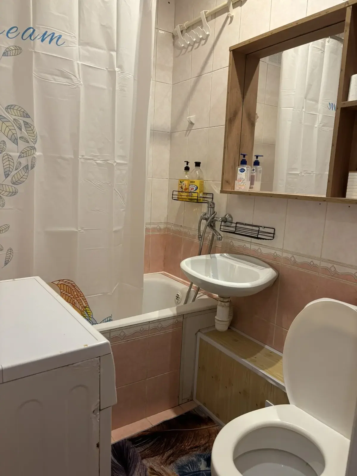 Сдается 2-комнатная квартира на сутки в Минске, ул. Золотая Горка, 14. 6