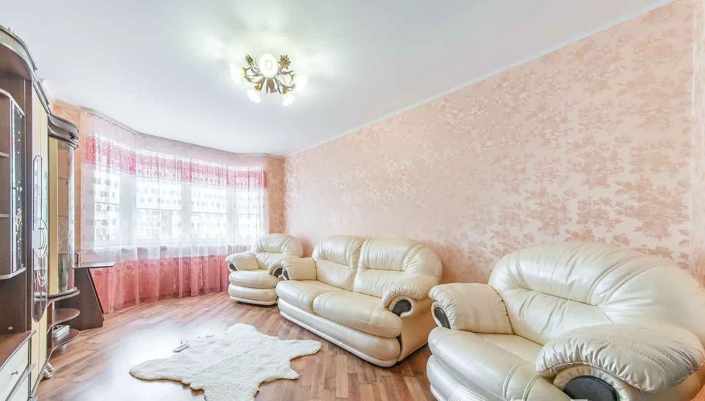 сдам 2 комн квартиру по ул. Притыцкого на длит срок. 9